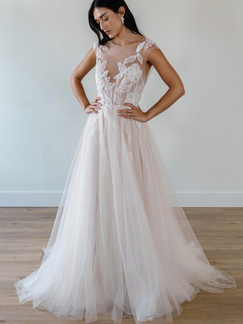 Willowby 52731 Breeze Jewel Neck V-Back Wedding Gown